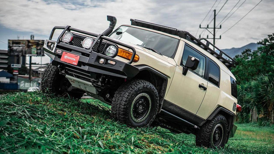 ARB 4X4 | FJ Cruiser (2007-2014) Combination Bumper (3420210B)