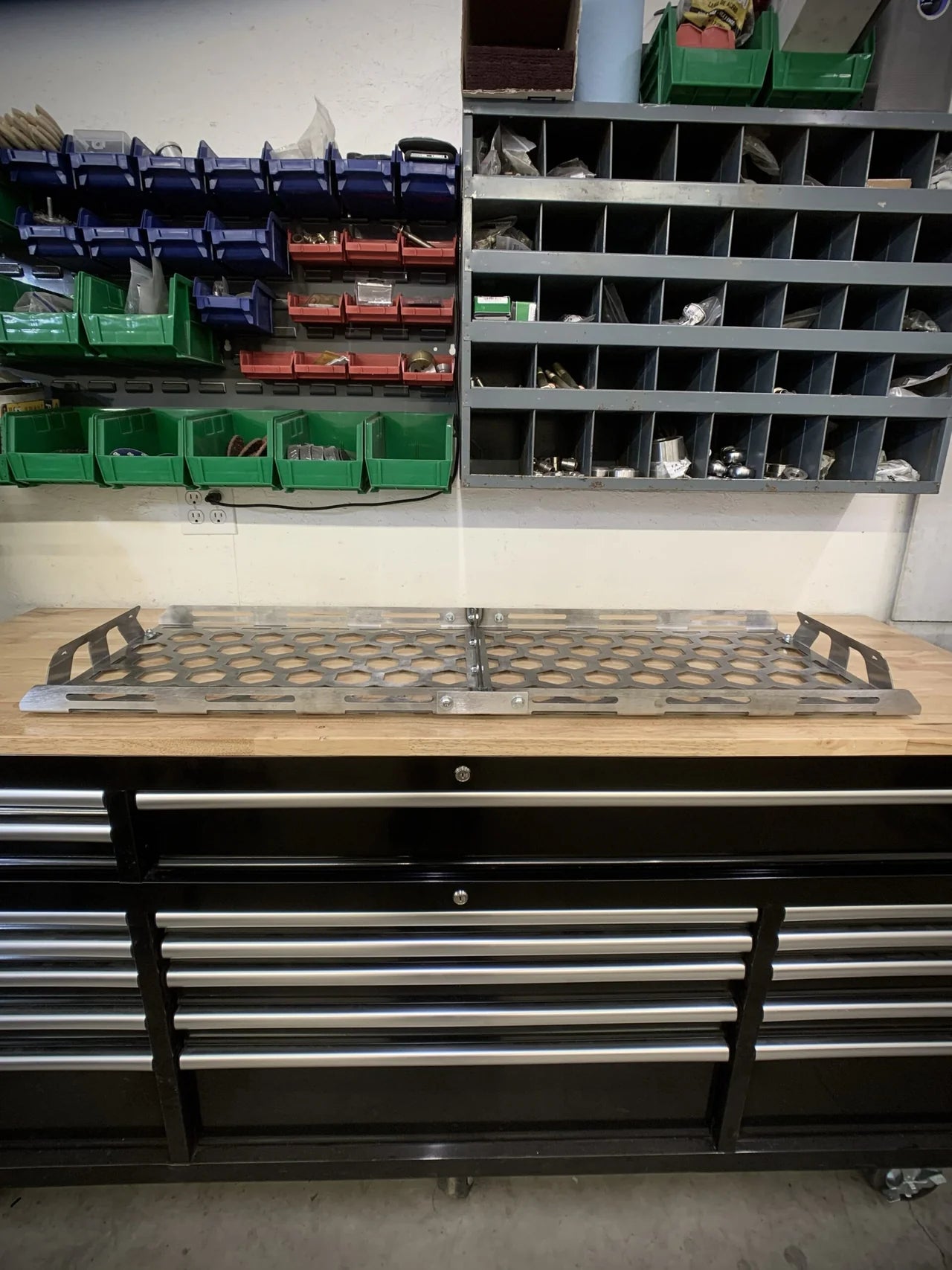 BELLFAB | Sequoia 1st Gen (2001 - 2007) Attic Rack