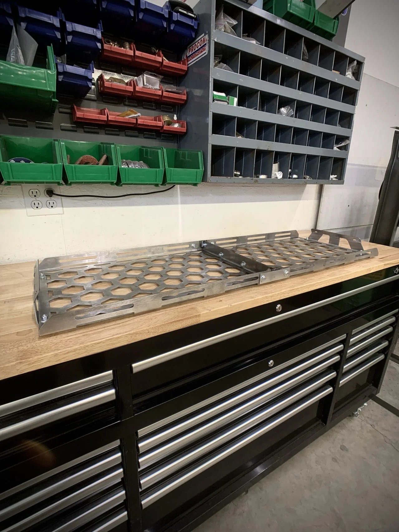 BELLFAB | Sequoia 1st Gen (2001 - 2007) Attic Rack