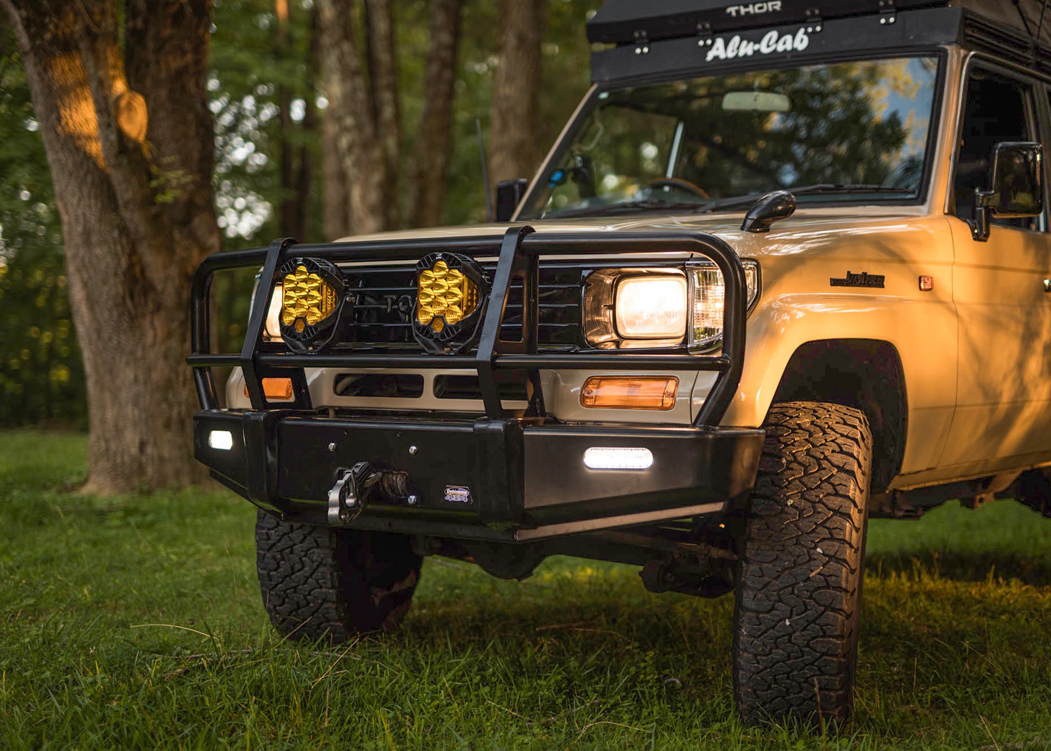 DOBINSONS | Bull Bar Classic Black Land Cruiser 70 SERIES 1984-2007 (BU59-3515)