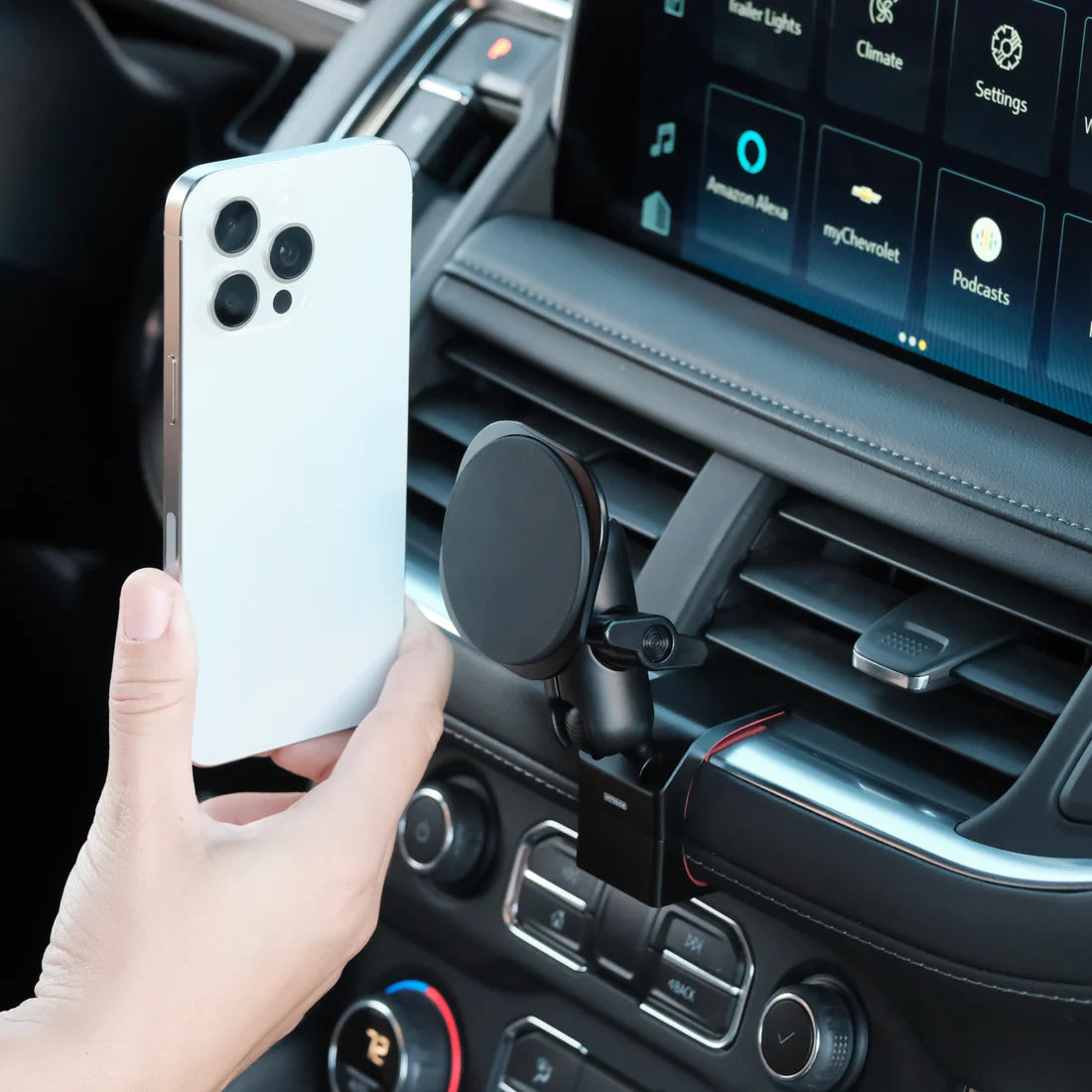 OFFROAM | Chevrolet Suburban | Tahoe & GMC Yukon | Yukon XL 2021-2024 MagSafe-compatible Phone Mount