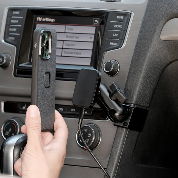 OFFROAM | Volkswagen Golf 2015-2021 Magnetic Qi2 Charging Phone Mount (EE20149)