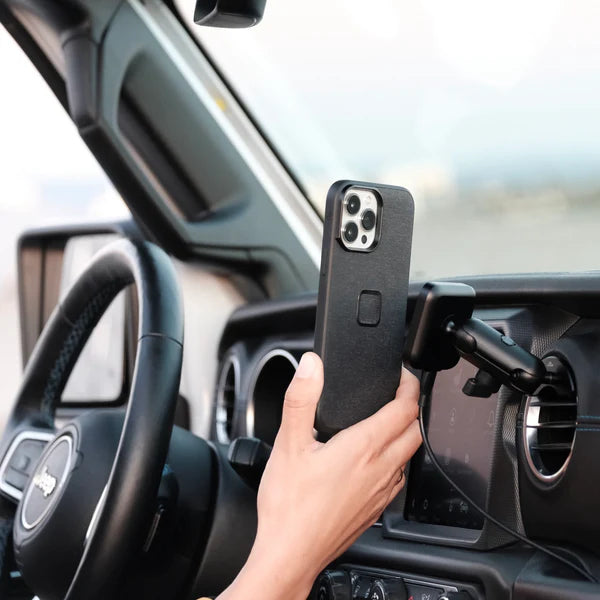 OFFROAM | Jeep Wrangler & Gladiator 2018-2023 Magnetic Qi2 Charging Phone Mount, Airvent (EE20032)