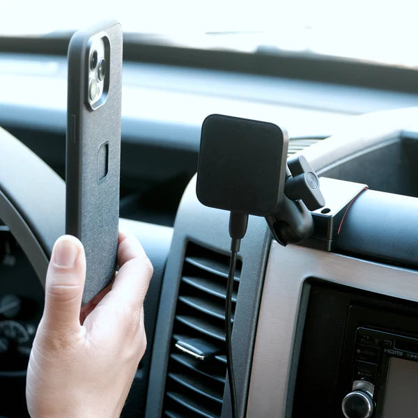 OFFROAM | Mercedes-Benz Sprinter 2007-2018 Magnetic Qi2 Charging Phone Mount (EE20072)