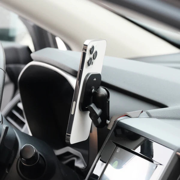 OFFROAM | Subaru Crosstrek 2018-2023 | Forester 2019-2024 | Impreza 2017-2023 MagSafe Phone Mount (EE20125)