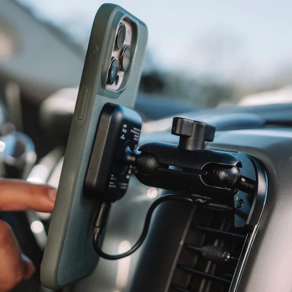 OFFROAM | Ram 1500/2500/3500 2013-2018 & Ram Classic 2019-2024 Magnetic Qi2 Charging Phone Mount (EE20044)