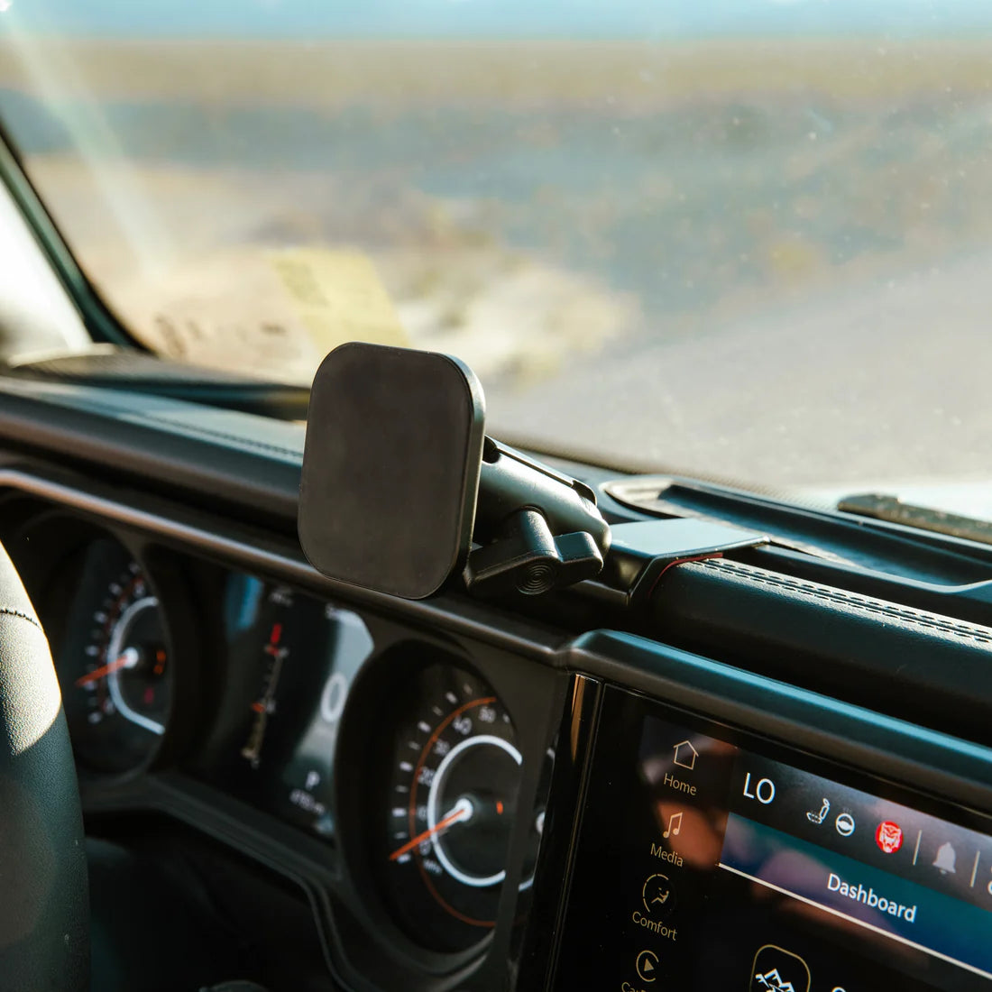 OFFROAM | Jeep Wrangler | Gladiator 2024-2026 MagSafe-compatible Phone Mount