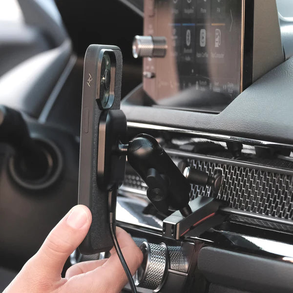 OFFROAM | Honda Civic 2022-2025 & CR-V 2023-2025 Magnetic Qi2 Charging Phone Mount (EE20152)