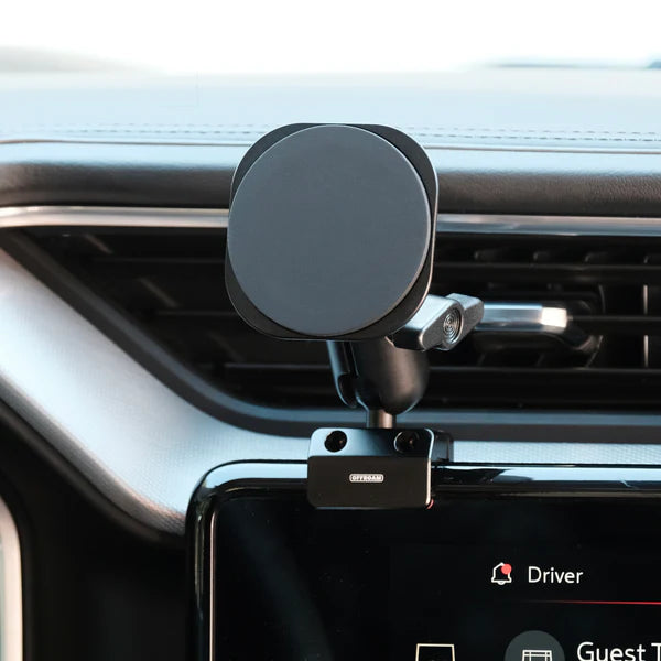 OFFROAM | GMC Sierra 1500 2022-2026 | Sierra HD 2024-2026 (AT4, AT4x, Denali, Denali Ultimate) MagSafe-compatible Phone Mount