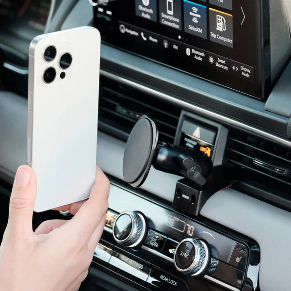 OFFROAM | Honda Pilot 2023-2025 MagSafe Phone Mount, Dashboard (EE20194)