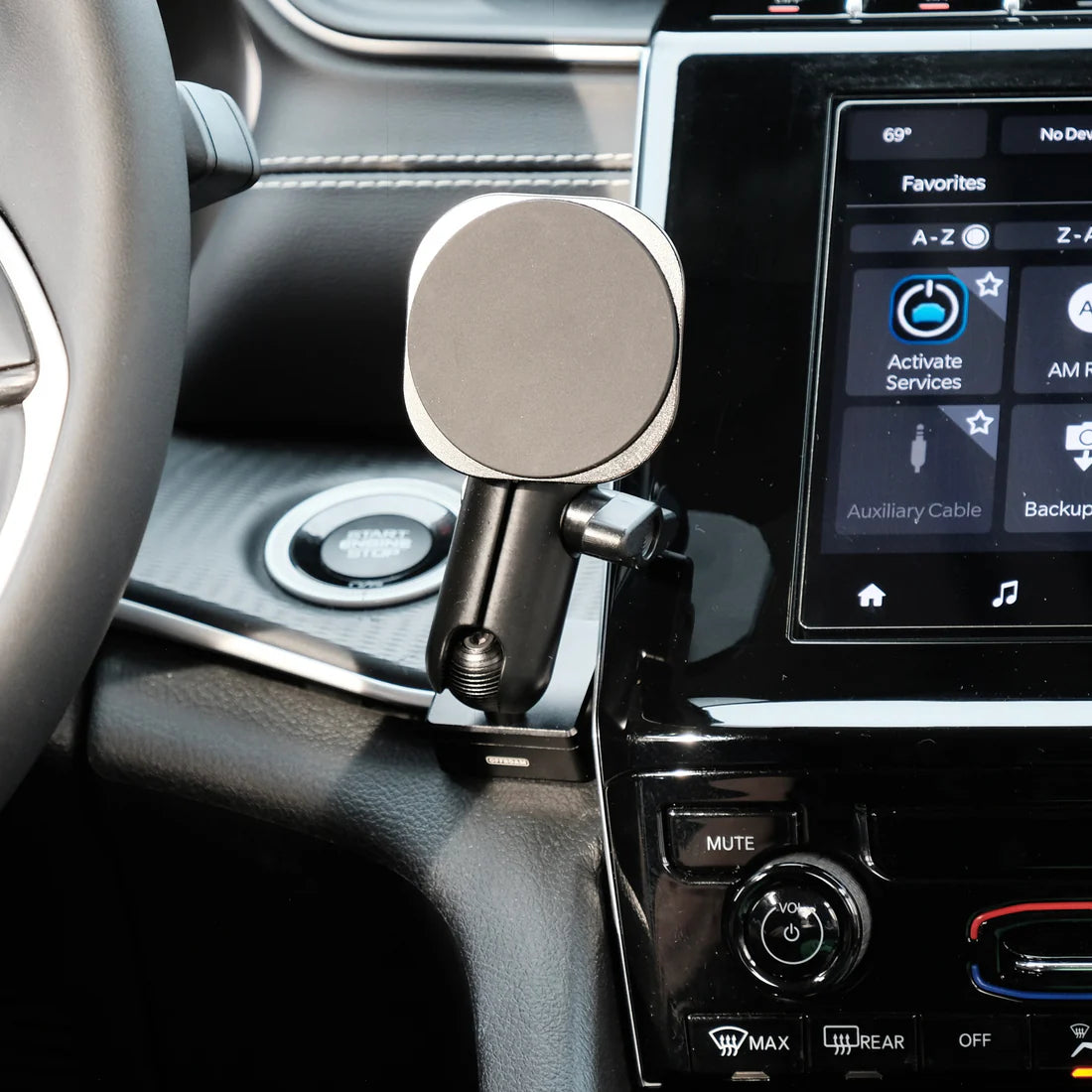 OFFROAM | Jeep Grand Cherokee 2022-2026 MagSafe-compatible Phone Mount