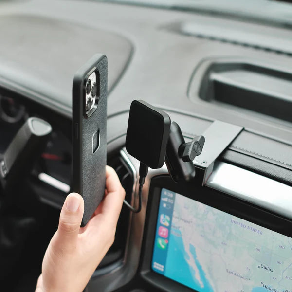 OFFROAM | Chevrolet Silverado 2019-2024 | Silverado HD 2020-2023 and GMC Sierra 1500 2019-2021 | Sierra HD 2020-2023 with 7-in.|8-in. display Magnetic Qi2 Charging Phone Mount (EE20060)