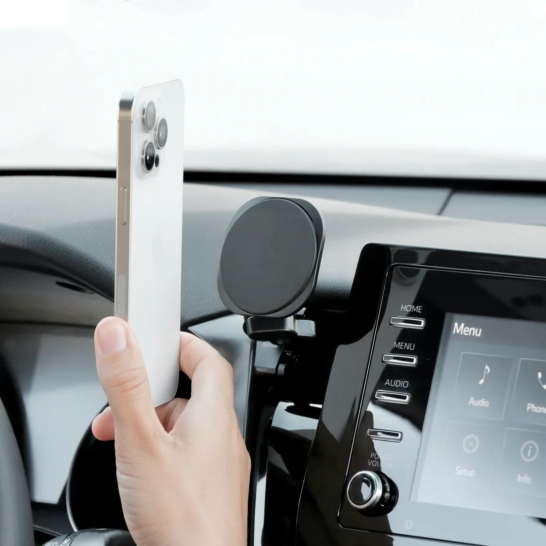 OFFROAM | Toyota Camry 2021-2024 MagSafe-compatible Phone Mount