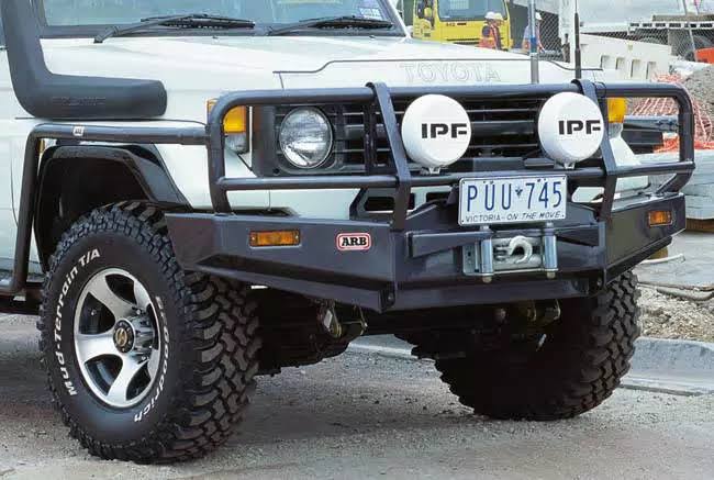 ARB 4X4 | 70 Series Land Cruiser Deluxe Front Bumper 1985-2007 (3412130)