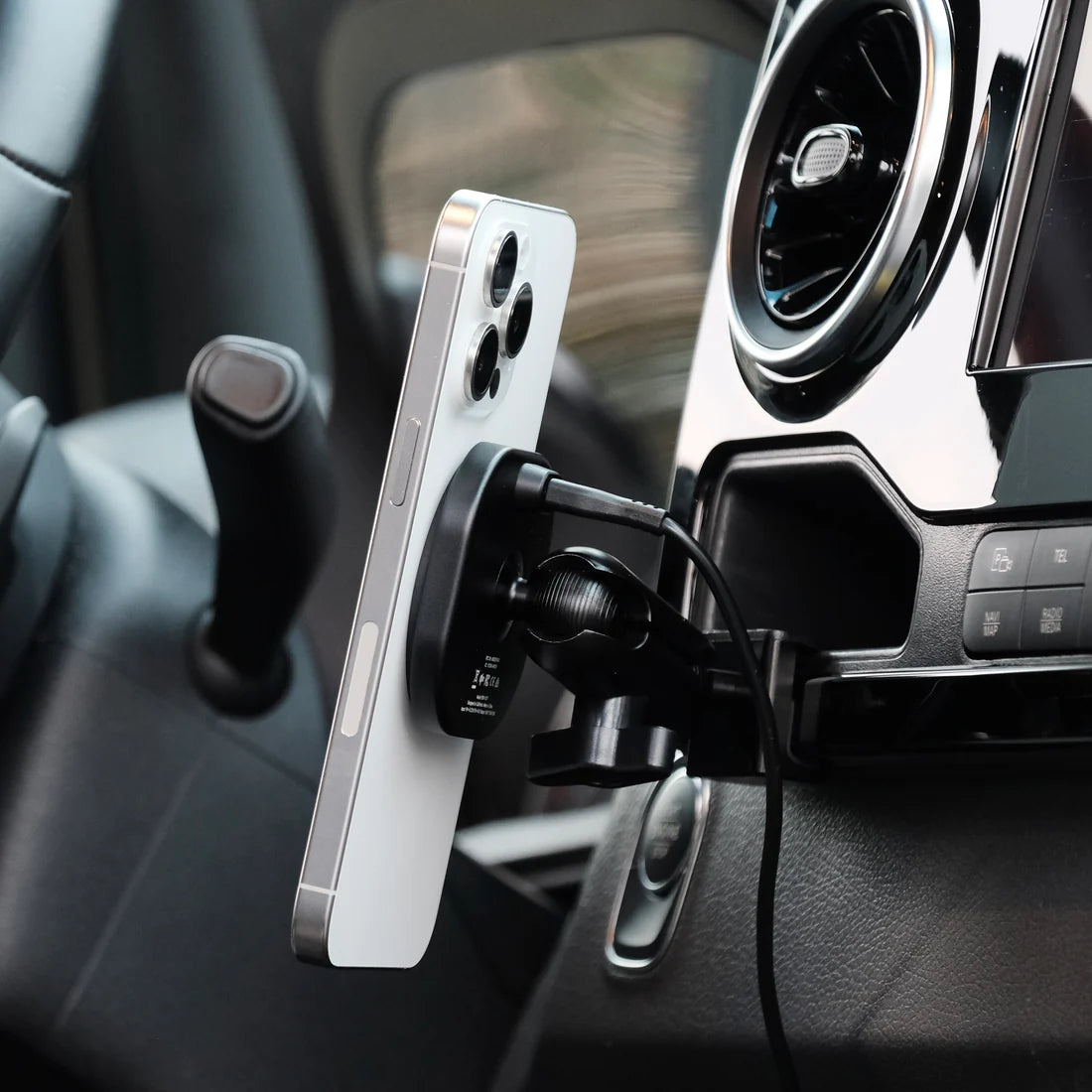 OFFROAM | Mercedes-Benz Sprinter 2019-2026 MagSafe-compatible Phone Mount