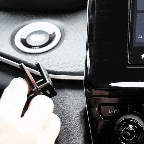 OFFROAM | Jeep Grand Cherokee 2022-2026 MagSafe-compatible Phone Mount