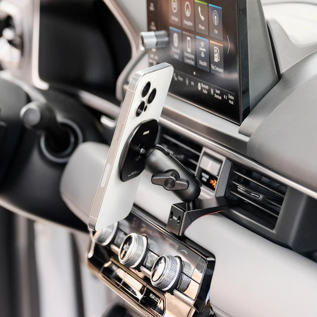 OFFROAM | Honda Pilot 2023-2025 MagSafe Phone Mount, Dashboard (EE20194)