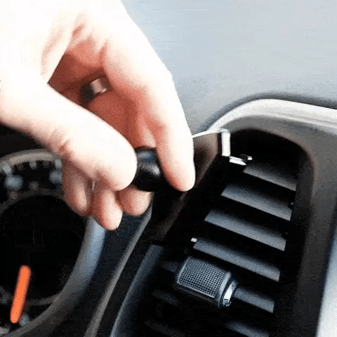 OFFROAM | Jeep Cherokee 2014-2018 MagSafe-compatible Phone Mount