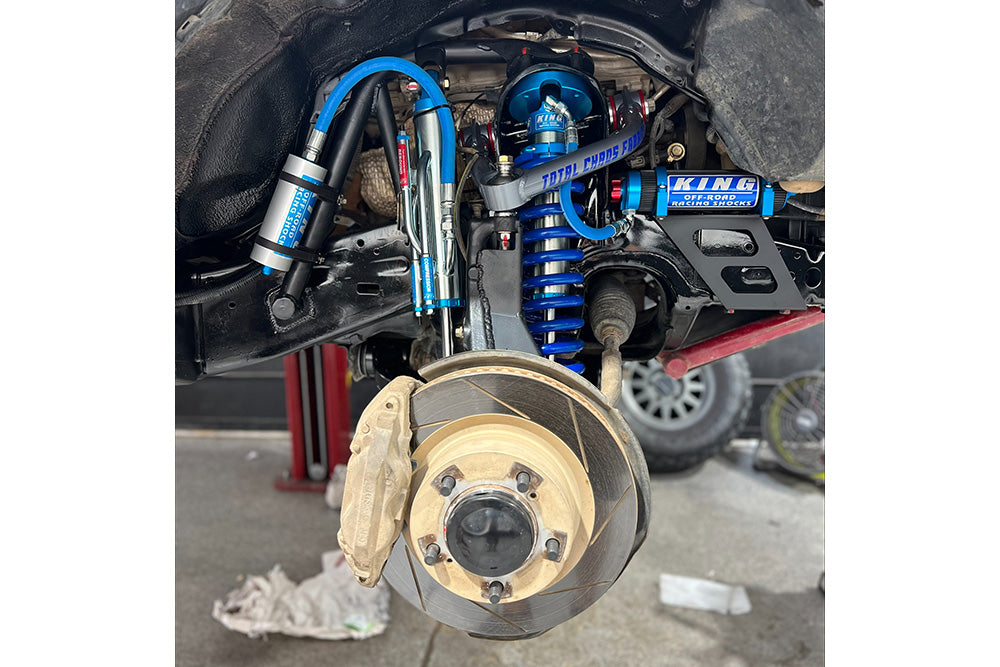 TOTAL CHAOS FABRICATION | Tundra 2nd Gen (2007 - 2021) Shock Hoop & 2.5" Bypass Package Mid Travel (87702-25-MT)