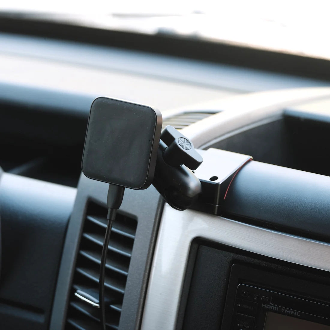 OFFROAM | Mercedes-Benz Sprinter 2007-2018 Magnetic Qi2 Charging Phone Mount (EE20072)