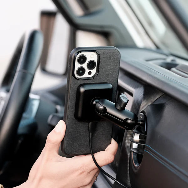 OFFROAM | Jeep Wrangler & Gladiator 2018-2023 Magnetic Qi2 Charging Phone Mount, Airvent (EE20032)
