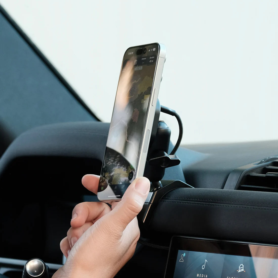 OFFROAM | Land Rover Defender 2020-2026 MagSafe-compatible Phone Mount