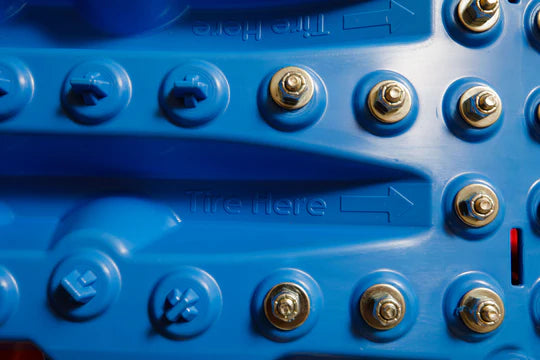 ACTIONTRAX | Metal Teeth Recovery Boards Blue (Pair) - Extreme Traction Mats