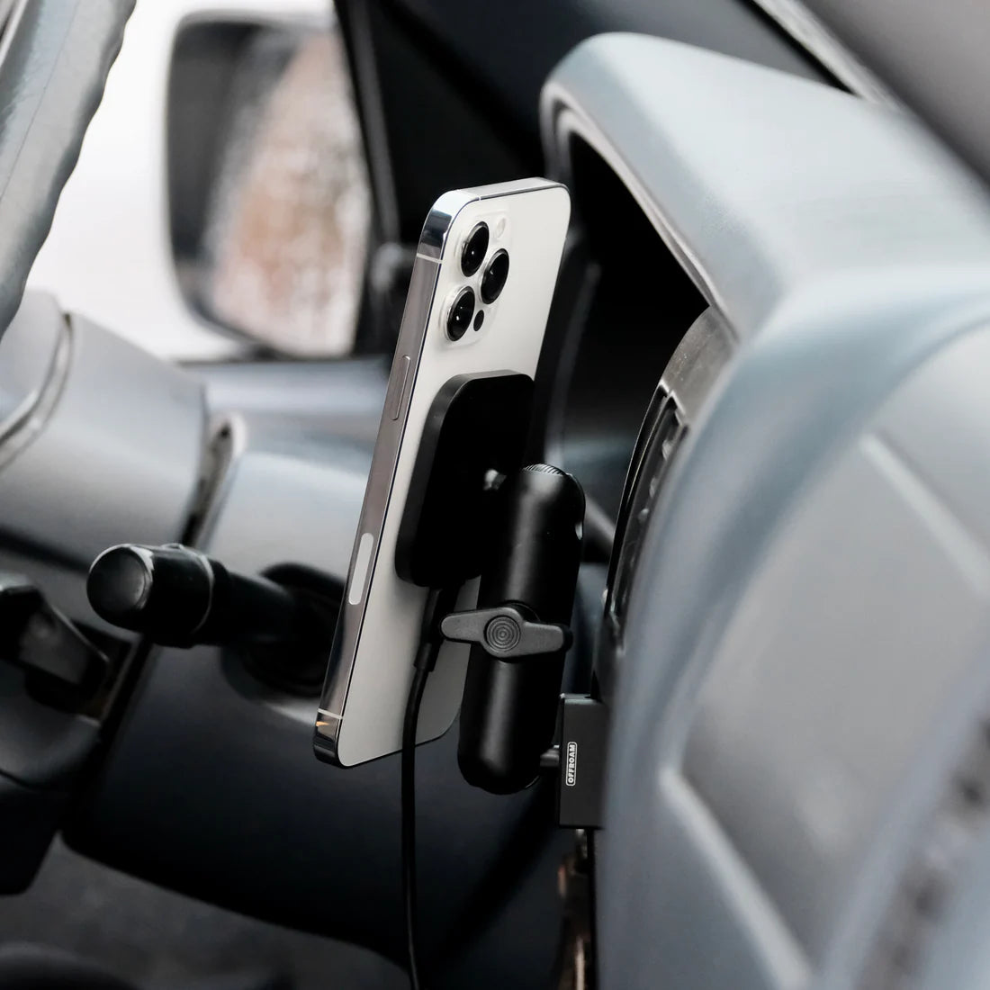 OFFROAM | Tacoma 1st Gen 1996-2004 Magnetic Qi2 Charging Phone Mount (EE20123)