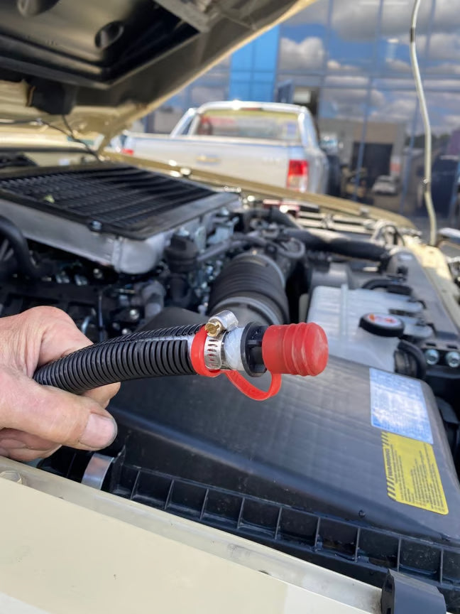 LONG RANGE AMERICA | Land Cruiser 70 Series (VDJ78) 90L Stainless Water Tank (TLC78V8SSW)