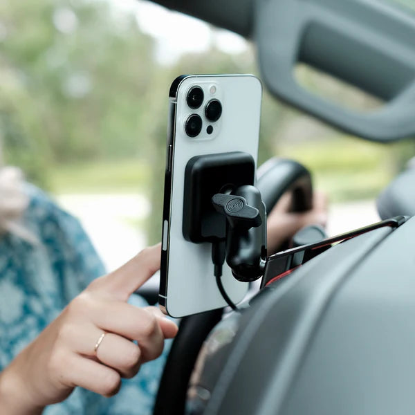 OFFROAM | Chevrolet Silverado 2019-2024 | Silverado HD 2020-2023 and GMC Sierra 1500 2019-2021 | Sierra HD 2020-2023 with 7-in.|8-in. display Magnetic Qi2 Charging Phone Mount (EE20060)
