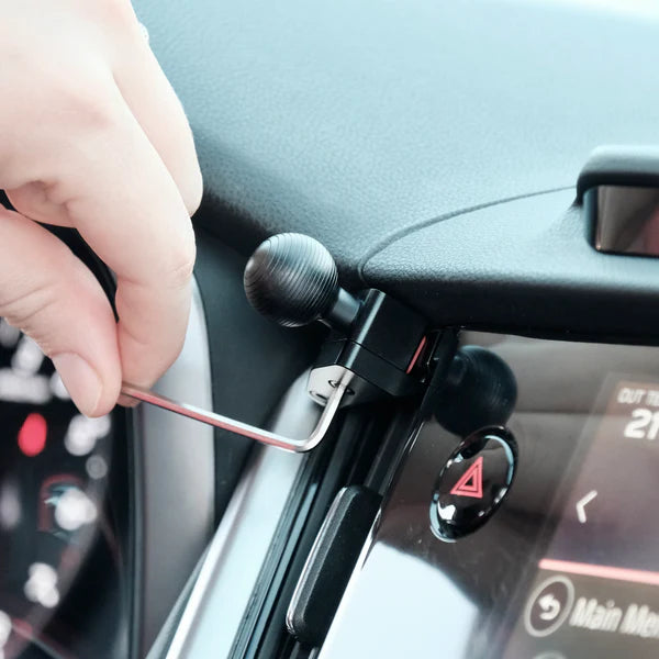 OFFROAM | Subaru Outback & Legacy 2020-2025 MagSafe Phone Mount (EE20079)
