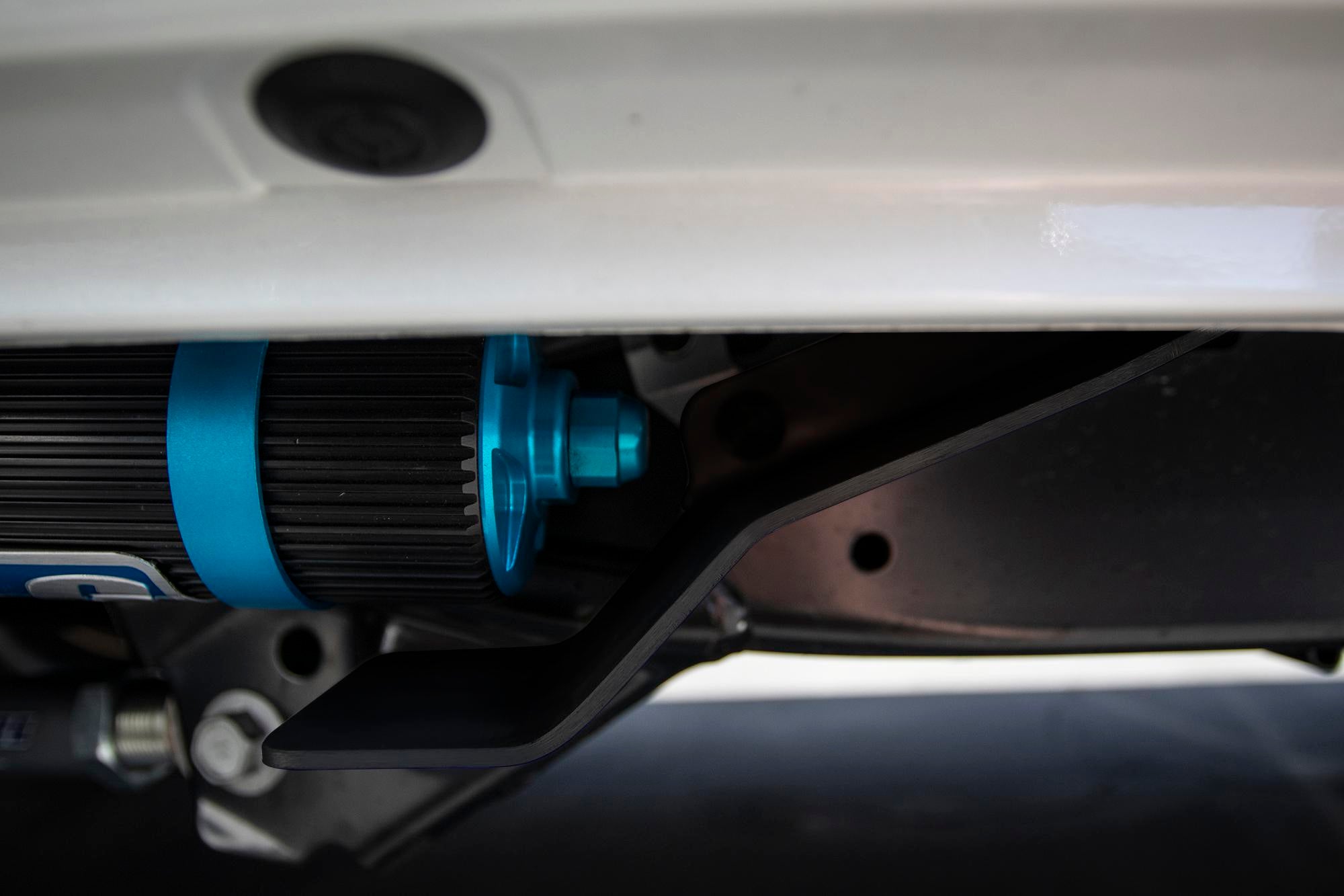 TOTAL CHAOS FABRICATION | Land Cruiser 200 Series (2008 - 2021) King 3.0 Rear Shock Reservoir Shields (58880)
