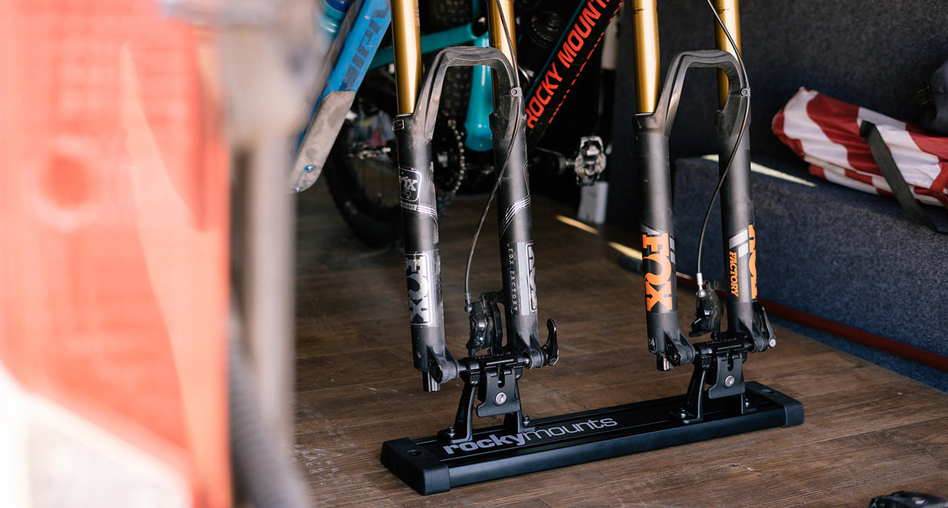 RHINO RACK | RockyMounts 60" VanTrack (10901)
