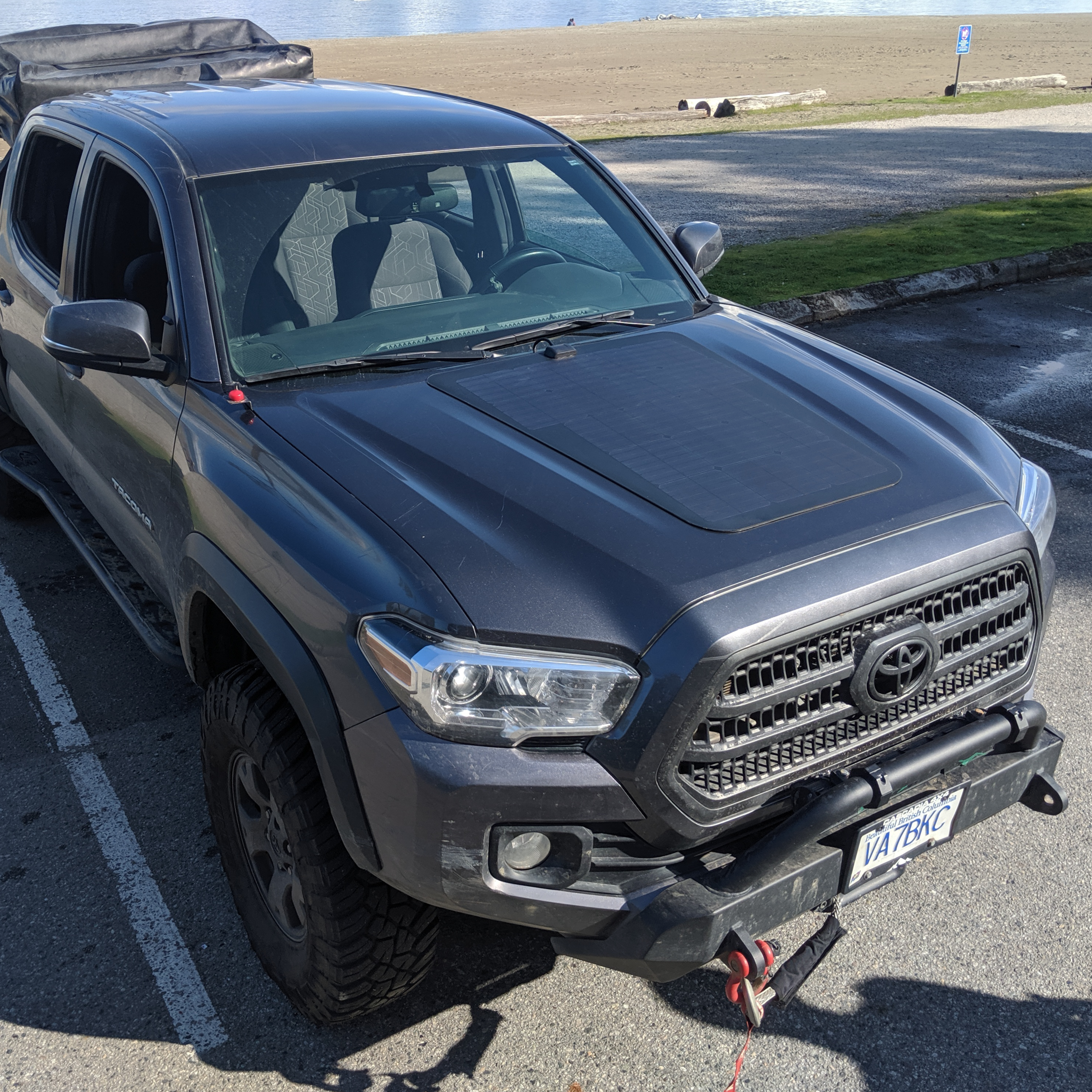 Cascadia 4x4 VSS system for 3rd gen Toyota tacoma hood solar panel