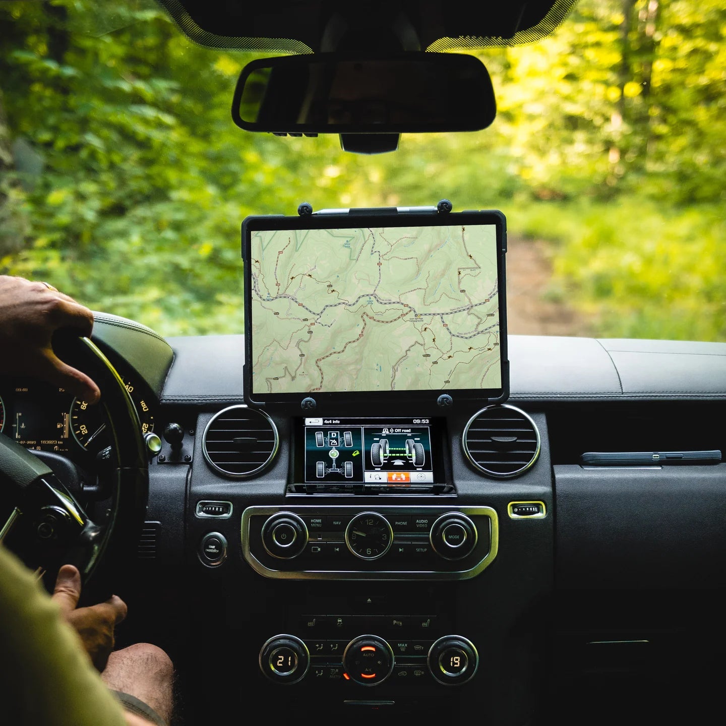 RAM MOUNTS | RAM X-Grip with Twist-Lock Dual Suction for 9"-11" Tablets - Long