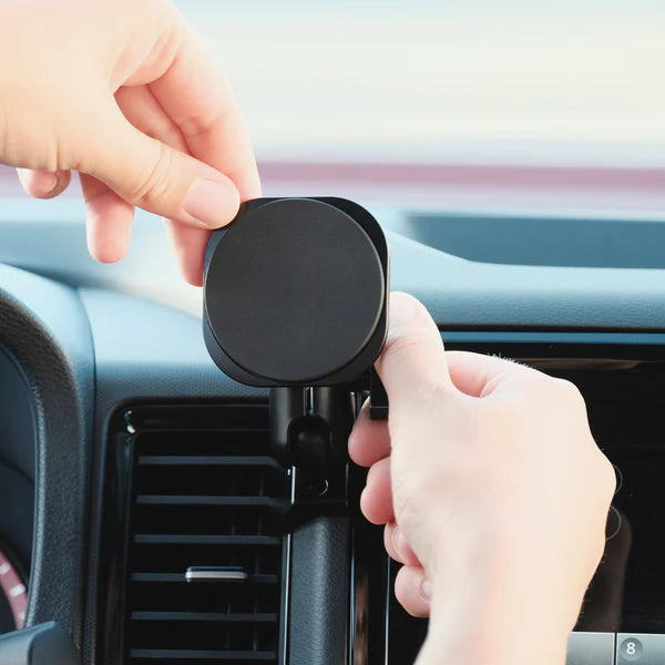 OFFROAM | Nissan Frontier 2022-2024 MagSafe Phone Mount, Dashboard Side (EE20113)