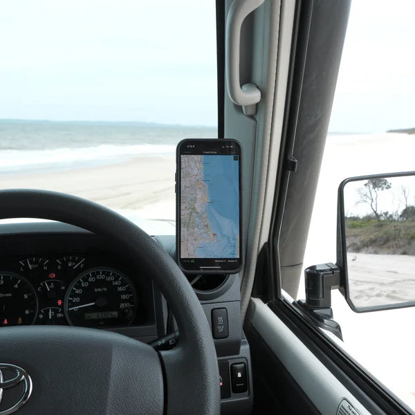 OFFROAM | Toyota Land Cruiser 70 2007-2026 MagSafe-compatible Phone Mount