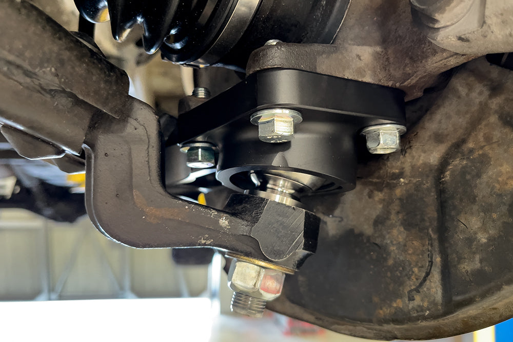 TOTAL CHAOS FABRICATION | Tacoma 1st Gen (1996 - 2004) Lower Uniball Conversion - Oe Tie Rod (96140-TAC)