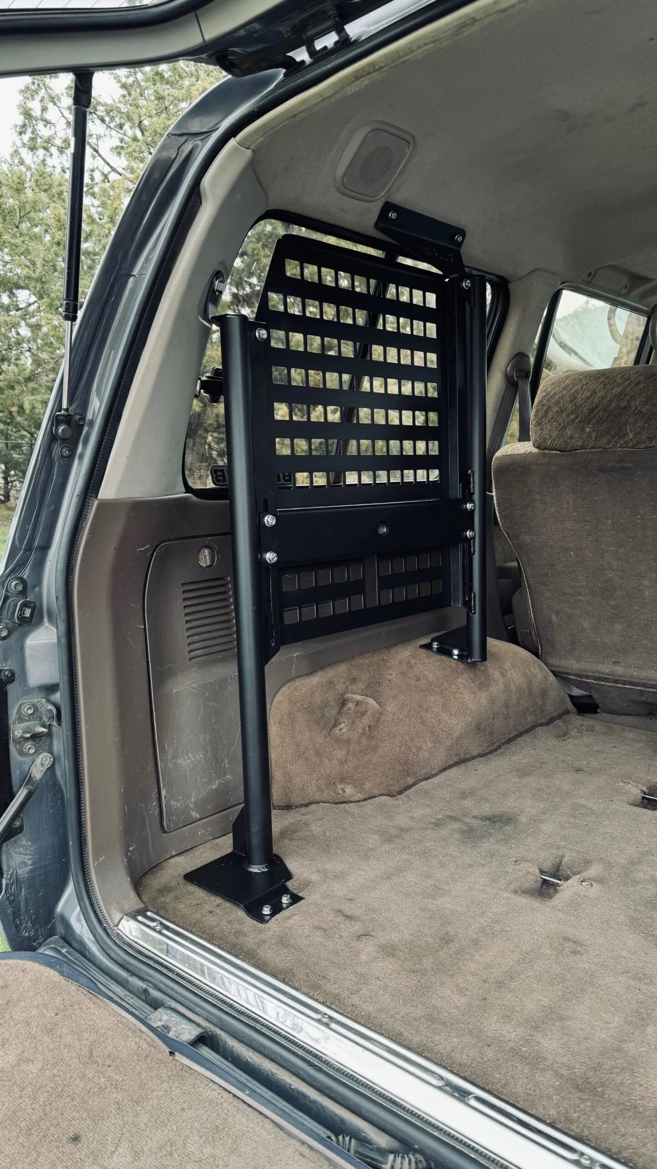 BELLFAB | Land Cruiser 80 Series Interior Tire Carrier V2