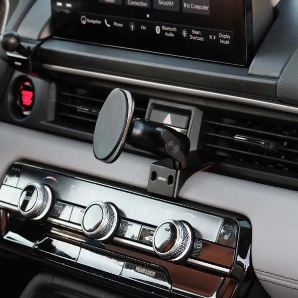 OFFROAM | Honda Pilot 2023-2025 MagSafe Phone Mount, Dashboard (EE20194)
