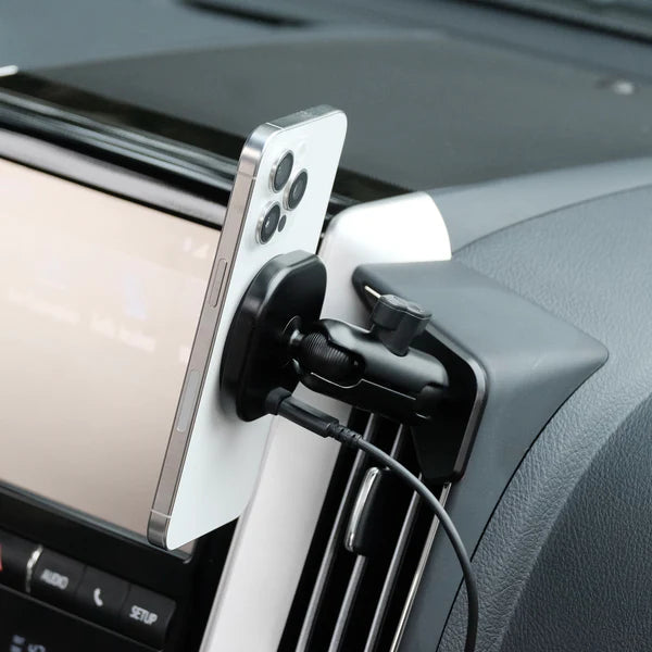 OFFROAM | Toyota Land Cruiser 200 Series 2016-2021 MagSafe Phone Mount