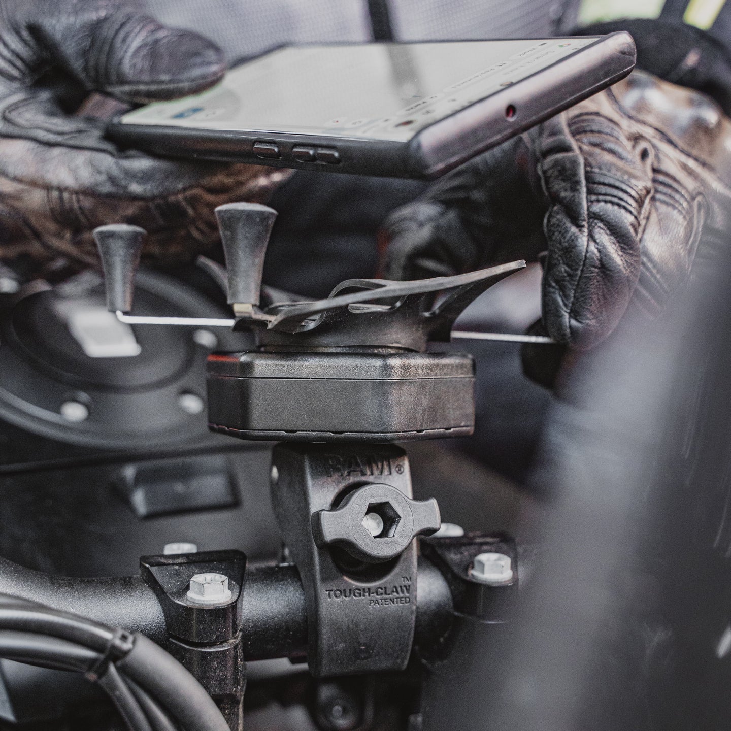 RAM MOUNTS | RAM X-Grip Large Phone Mount with Vibe-Safe & Small Tough-Claw