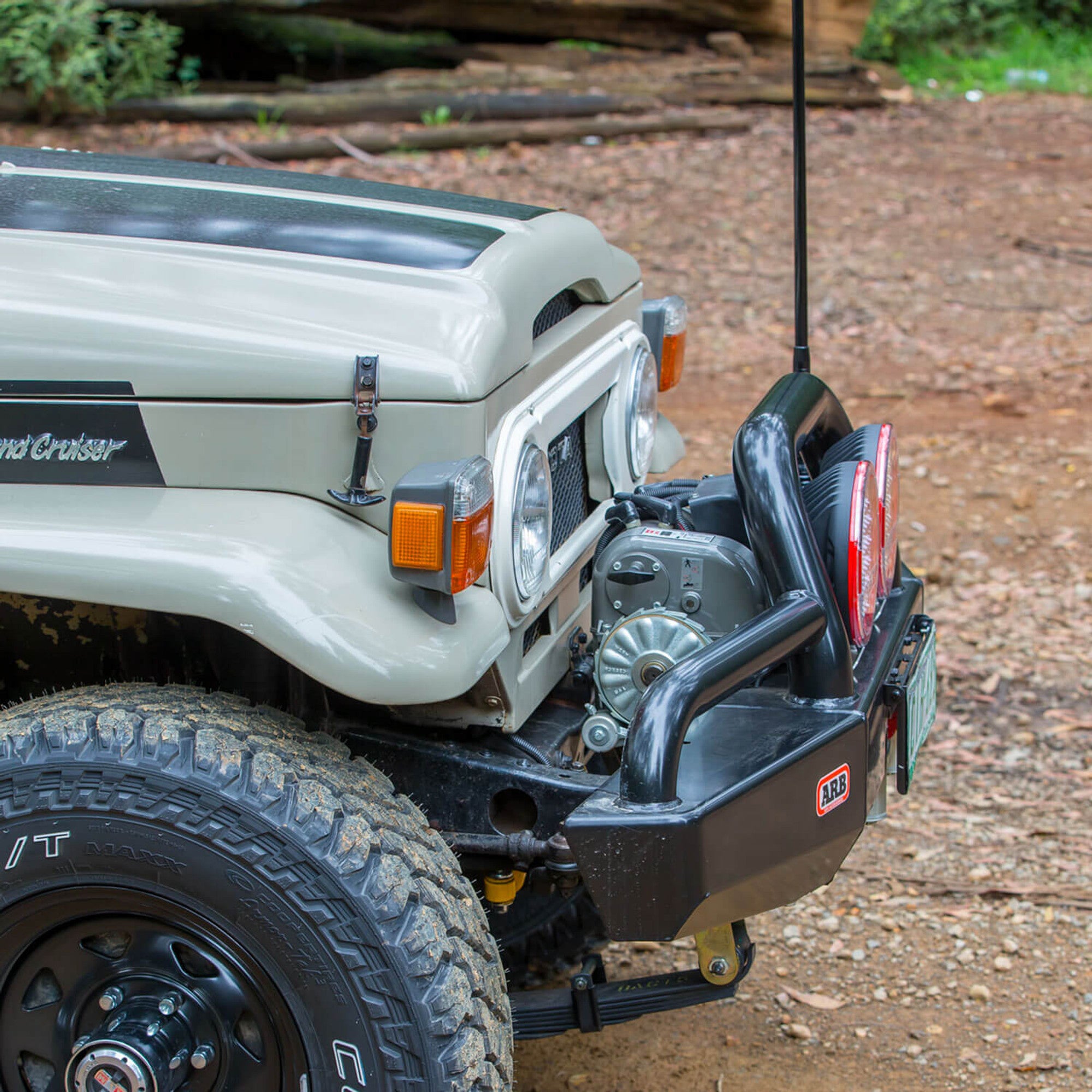 ARB 4X4 | Land Cruiser 40 Series Winch Bumper (3420020)