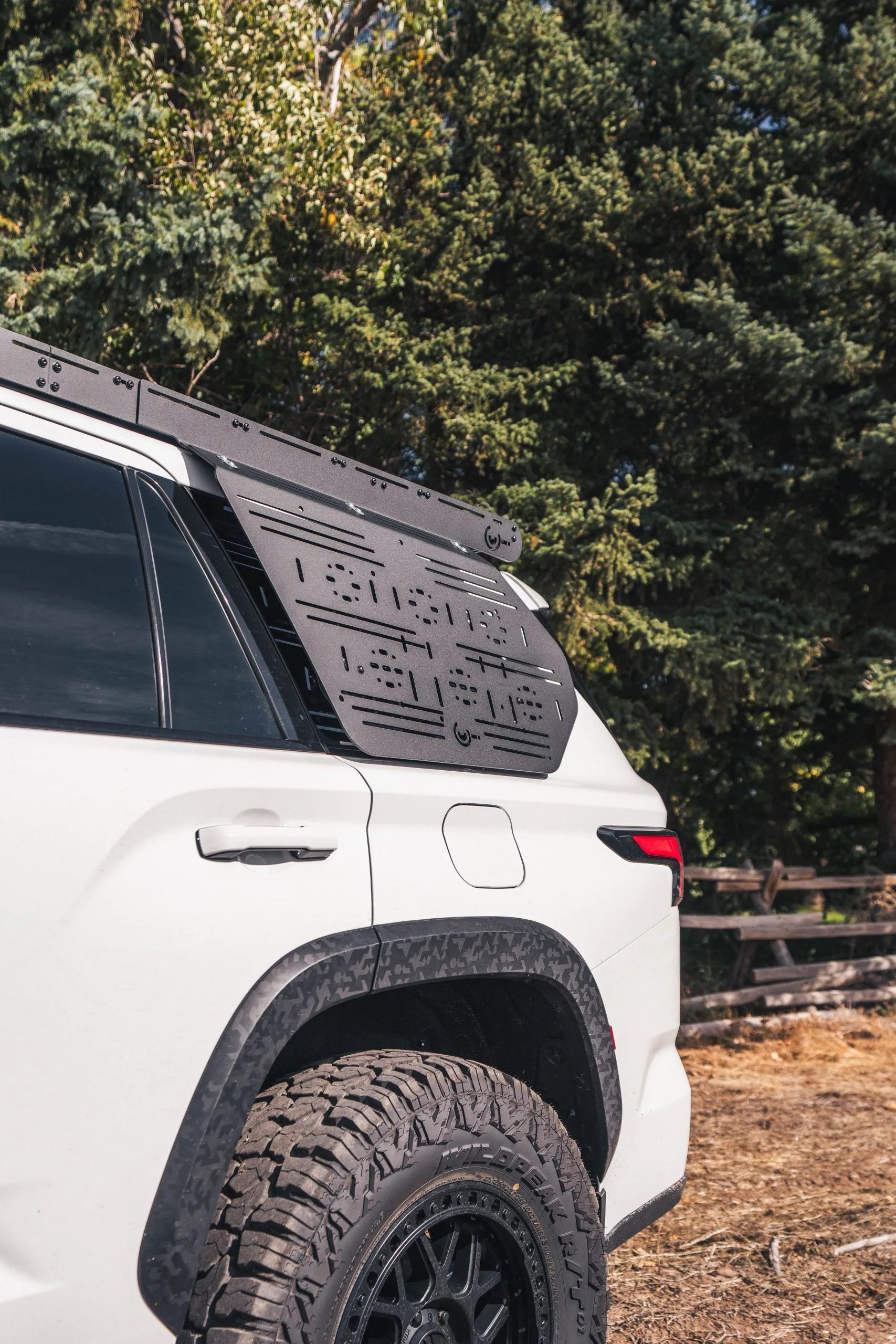 PRINSU DESIGNS | Sequoia 2022-Current Prinsu Rear Window Accessory Panel