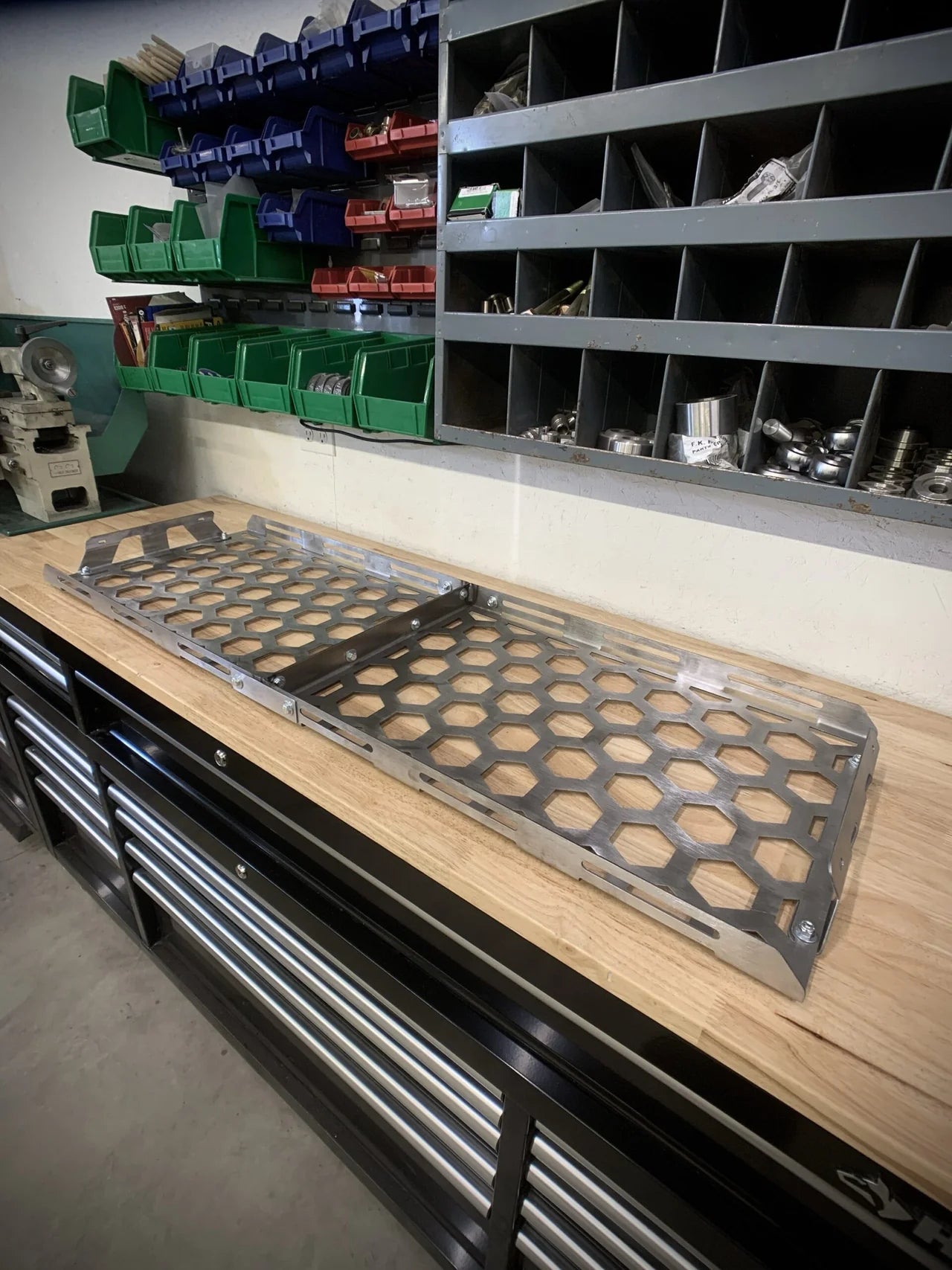 BELLFAB | Sequoia 1st Gen (2001 - 2007) Attic Rack