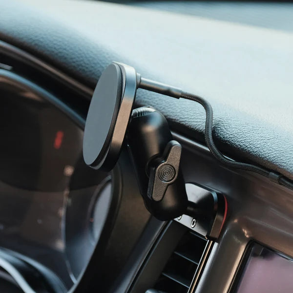 OFFROAM | Dodge Challenger 2015-2023 MagSafe-compatible Phone Mount