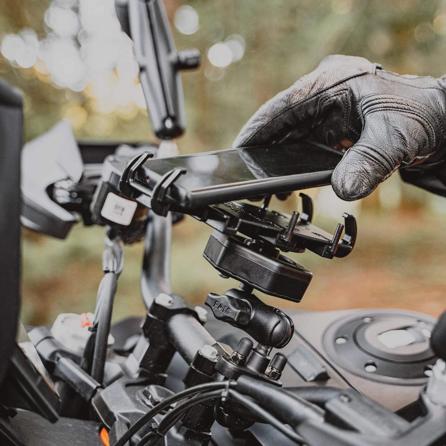 RAM MOUNTS | RAM Quick-Grip XL Phone Mount with Vibe-Safe & U-Bolt Base - Short