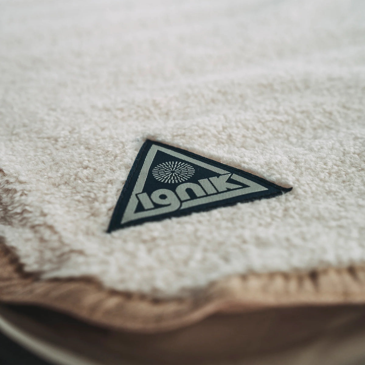 IGNIK OUTDOORS | Flipside Heated Bed Cover Fleece