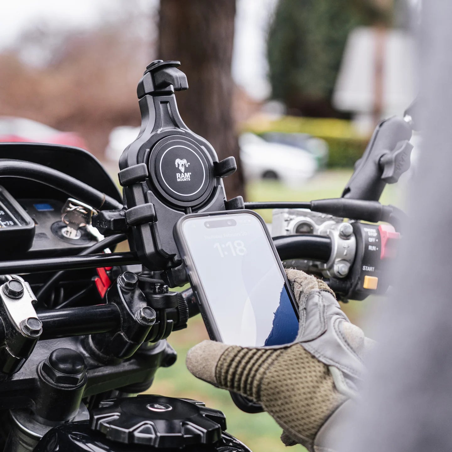 RAM MOUNTS | RAM Quick-Grip Pro Phone Holder