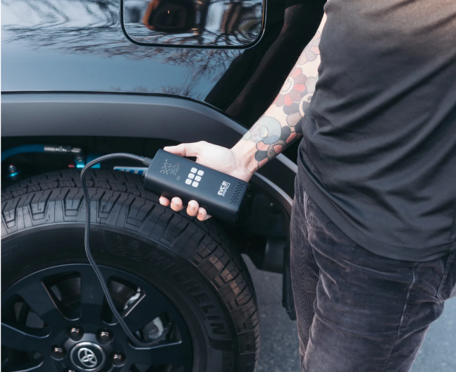 VIAIR | Every Vehicle Carry™ EVC31 PRO Rechargeable Portable Compressor (EVC31)